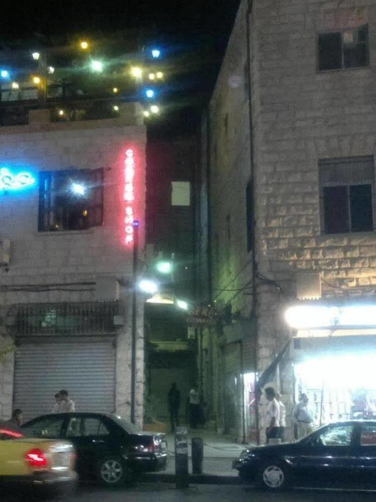 Mansour Hotel Amman Esterno foto